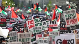 آلاف البرتغاليين يشكّلون سلسلة بشرية في كويمبرا دعماً لفلسطين ورفضًا لإبادة غزة