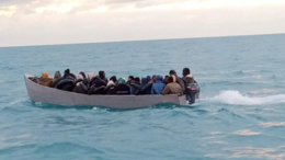 وفاة 40 شخصا في غرق مركب مهاجرين غير شرعيين في تونس وفاة 40 شخصا في غرق مركب مهاجرين غير شرعيين في تونس