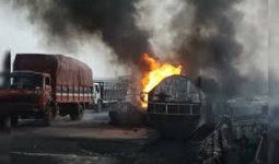 مصرع 29 وإصابة 42 شخص إثر انفجار شاحنة وقود في نيجيريا مصرع 29 وإصابة 42 شخص إثر انفجار شاحنة وقود في نيجيريا