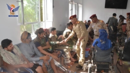 اللواء فرحان يتفقد أحوال الجرحى في مستشفى فلسطين وعدد من دور الرعاية