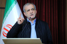  الرئيس الإيراني: نحن لا نخشى أمريكا ولن نرضخ للظلم والعنجهية
