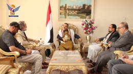 وزير الخارجية يلتقي المنسق المقيم للأمم المتحدة -منسق الشؤون الإنسانية بصنعاء