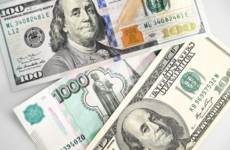 الروبل الروسي بين العملات الثلاث الأولى التي ارتفعت مقابل الدولار في مايو