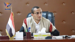   وزير الخدمة المدنية يهنئ قائد الثورة ورئيس المجلس السياسي الأعلى بعيد الأضحى