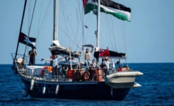 وزير الحرب الصهيوني يهدد المشاركين في "أسطول الحرية"