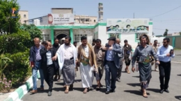 وزير الصحة ونائبه يتفقدان عدداً من المرافق الصحية في محافظة تعز