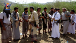 قيادات من محافظة صعدة ووزارة الإدارة المحلية يزورون المرابطين بمحور جيزان