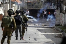 إصابة شاب فلسطيني وطفل خلال اقتحام العدو الصهيوني بلدة الخضر