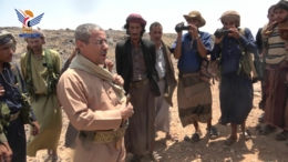 مأرب.. قائد كتائب الدعم والإسناد يتفقد المرابطين في جبهة حريب