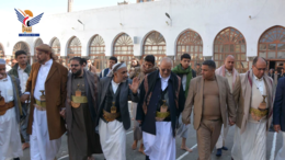 عضو السياسي النعيمي يزور معالم مدينة صنعاء القديمة
