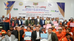 الجنيد وعباد يكرمان عمال النظافة المبرزين في أمانة العاصمة والمحافظات