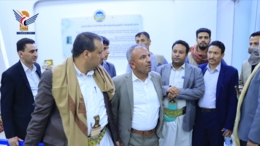 وزير الخدمة المدنية يطّلع على العمل في مختبرات هيئة المواصفات والمقاييس