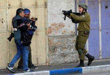 نقابة الصحفيين الفلسطينيين تطالب بوقف جرائم العدو الإسرائيلي وانتهاكاته ضد الصحفيين