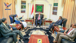 الدكتور بن حبتور يشيد بجهود التربية والتعليم والتعليم الفني والمهني لتدشين العام الدراسي 1446ھ
