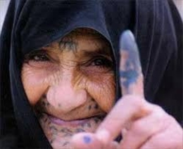 الوشم رموز غامضة للزينة عند الأمازيغ وسلاح لتنفير جنود الاستعمار