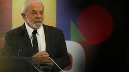 لولا دا سيلفا يعتبر الرئيس البرازيلي “نسخة رخيصة عن ترامب”