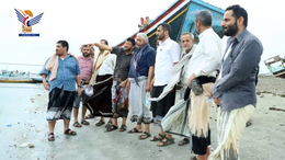 نائب وزير الثروة السمكية يتفقد الصيادين والعاملين في جمعية ساحل تهامة