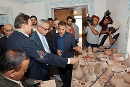 رئيس الوزراء يزور دار الحمد الأثري بأمانة العاصمة