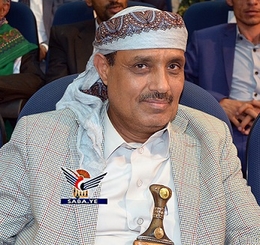 عضو السياسي الأعلى السامعي يطمئن على صحة الدكتور مقبولي