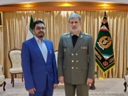 سفير اليمن بطهران يبحث مع وزير الدفاع الإيراني التعاون المشترك في المجالات العسكرية