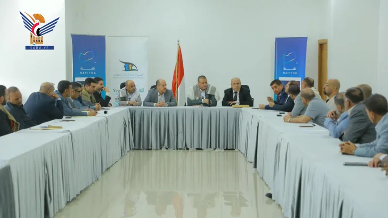 مناقشة امتيازات الاستيراد عبر موانئ البحر الأحمر والوضع التمويني