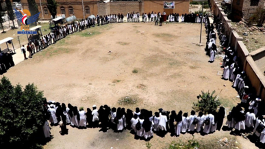 وقفة لفرع المعهد الصحي بذمار تنديدًا بالمجازر الصهيونية في غزة ولبنان