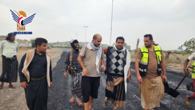 الاطلاع على سير تنفيذ أعمال صيانة وإعادة تأهيل طريق الحديدة - باجل 