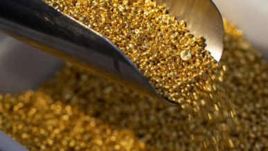 تراجع الذهب عن أعلى مستوى له في 3 أسابيع بفعل جني الأرباح