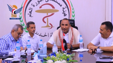 محافظ الحديدة يتفقد الانضباط الوظيفي بهيئة مستشفى الثورة