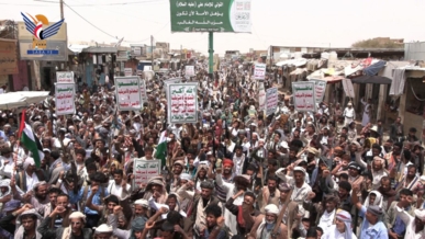  الجوف.. حشود جماهيرية في 18 ساحة بمسيرات "مع غزة.. جبهات الإسناد ثبات وجهاد"