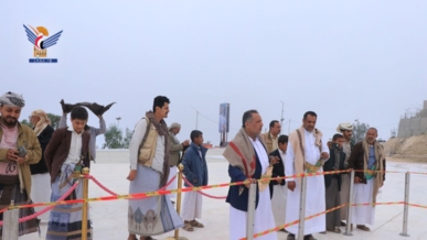  صعدة .. قيادة وموظفو وحدة تمويل المشاريع بالحديدة يزورون ضريح الشهيد القائد