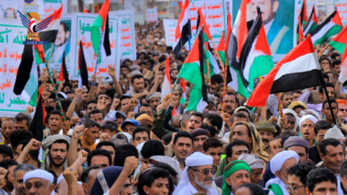  الحديدة تشهد مسيرات في 27 ساحة "انتصارا لغزة.. ماضون في المرحلة الخامسة من التصعيد"