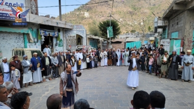  إب.. وقفات شعبية منددة بإيقاف العدو الصهيوني دخول المساعدات إلى غزة 