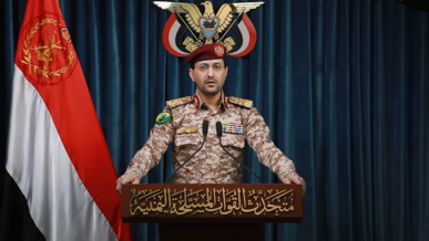 القوات اليمنية تعلن استهداف مطار "بن غوريون" وتوقّف حركة الملاحة فيه