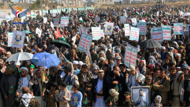 مسيرتان حاشدتان في مديريتي التعزية ومقبنة تضامناً مع الشعب الفلسطيني