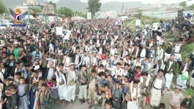 مسيرة جماهيرية بذمار تأكيدا على استمرار التعبئة والاستنفار لنصرة غزة