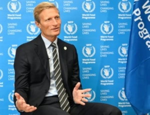 المساعدات إلى غزة “قطرة في بحر”.. برنامج الأغذية العالمي يحذر من تفاقم المجاعة