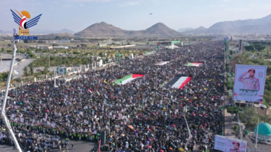 حشود مليونية في العاصمة والمحافظات وفاء للشهداء والتزاما بالسير على نهجهم الجهادي