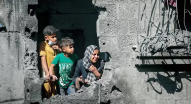 غارات ونسف مبانٍ سكنية بخروقات إسرائيلية متواصلة على قطاع غزة