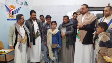  أمين العاصمة يتفقد الدورات الصيفية في مديريتي معين والوحدة