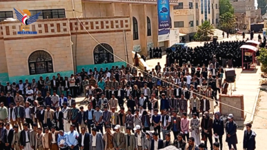 وقفات بكليات جامعة عمران تفويضًا للسيد القائد وتأييداً للقوات المسلحة