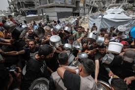 كتّاب ومحللون كويتيون: تجويع غزة جريمة متعمدة برعاية دولية