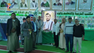 منتسبو القطاع الزراعي في إب يزورون معرض وروضة الشهداء