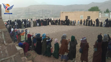 وقفة نسائية في مديرية بني حشيش إحياء لذكرى مجزرة تنومة