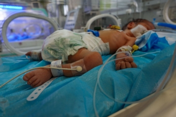 "الأونروا": ارتفاع وفيات الأطفال في غزة جراء البرد إلى سبعة