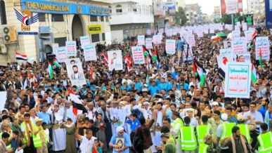 الحديدة .. مسيرات جماهيرية في 248 ساحة تحت شعار "نصرة لغزة .. مسيراتنا مستمرة، وعملياتنا متصاعدة"