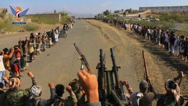 وقفة بالمربع الغربي بمديرية التعزية إعلاناً للنفير العام وتضامناً مع غزة