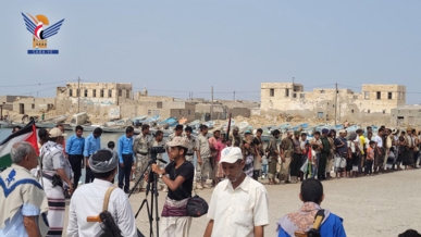 أبناء جزيرة كمران يُعلنون النفير العام والبراءة من الخونة والعملاء