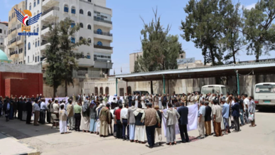 وقفة بوزارة الإدارة والتنمية المحلية غضباً للقرآن الكريم والمقدسات ونصرة لغزة