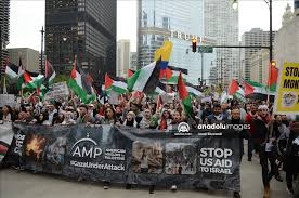 مظاهرة أمام حفل للحزب الديمقراطي الاميركي في شيكاغو لوقف العدوان على غزة